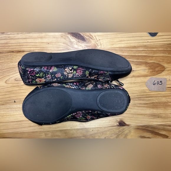 2 PAIR of P & W round toe ballet flats Black & cream lace floral w/ bow 605 - Picture 8 of 14
